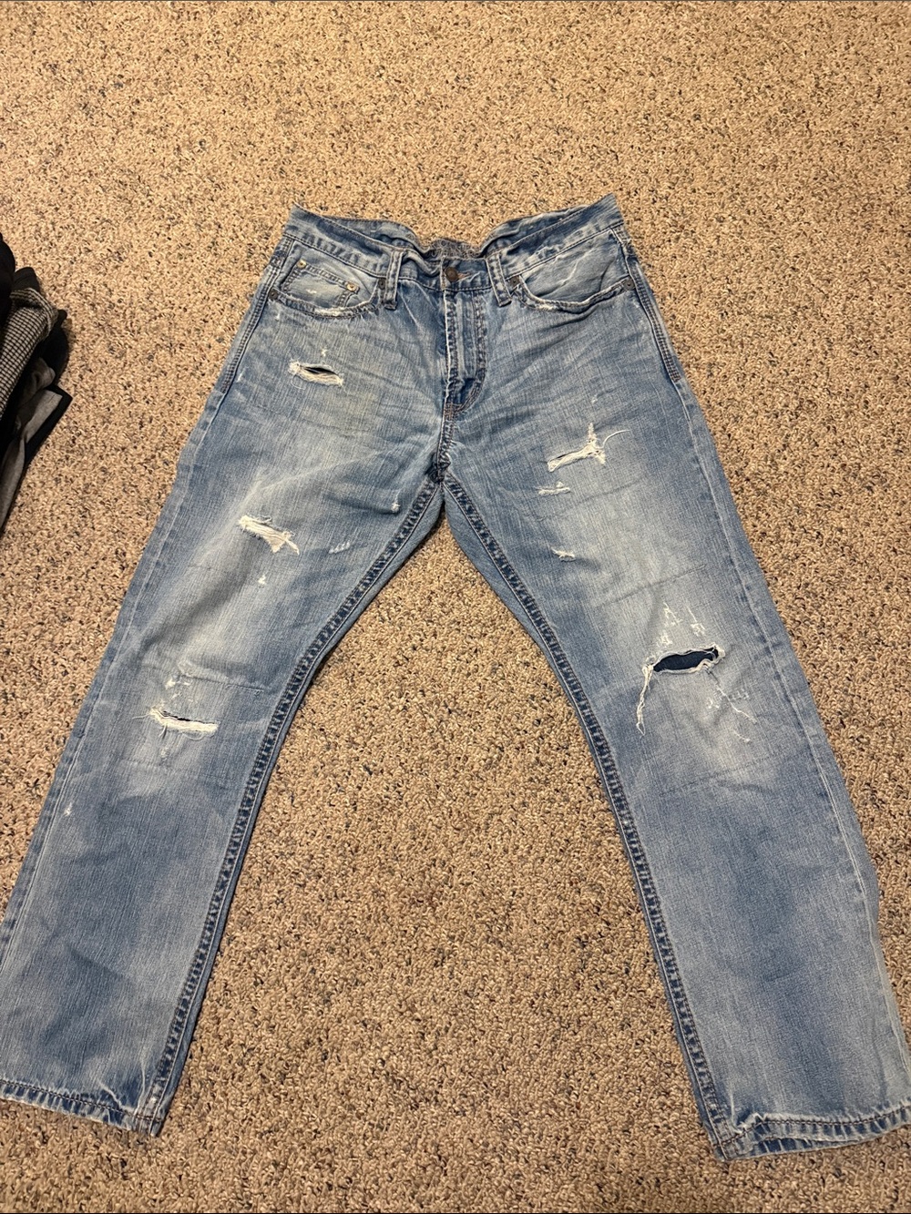 American Eagle Outfitters Distressed Light Blue Relaxed Jeans- 34/32